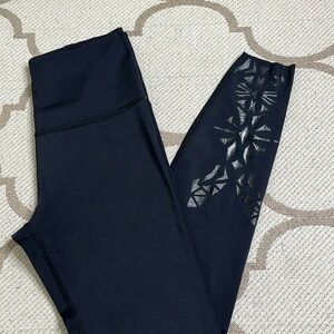 Beyond Yoga Black High Waist Midi Leggings Shine Applique Detail, size small